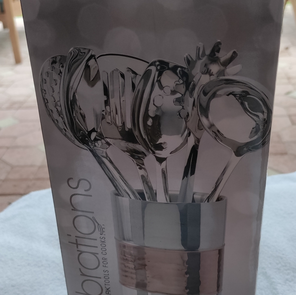 7 Piece Stainless Steel Tub of Tools Set